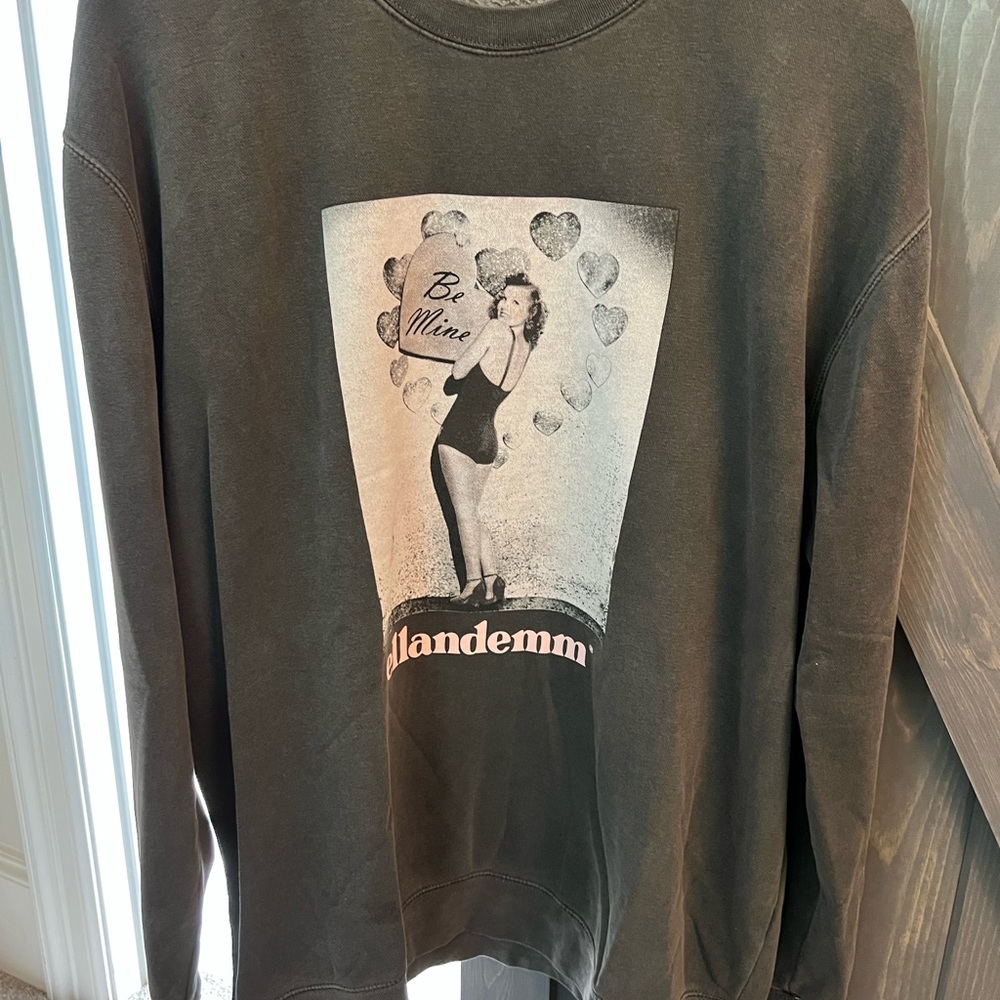 New! Elleandemm vintage valentines sweatshirt